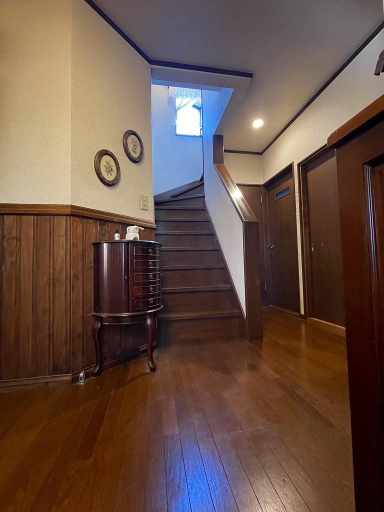 玄関から階段