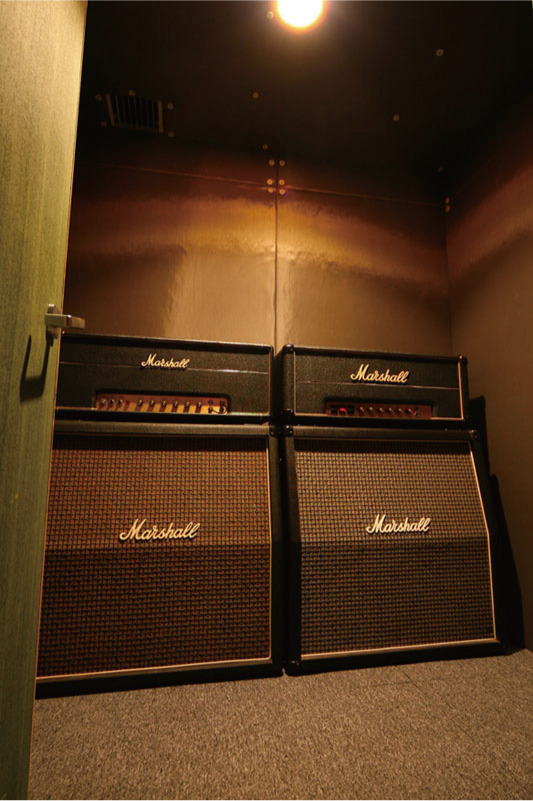 GUITAR BOOTH